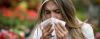 Катар, слезящиеся глаза, сыпь, одышка и боль в животе являются наиболее распространенными симптомами аллергии