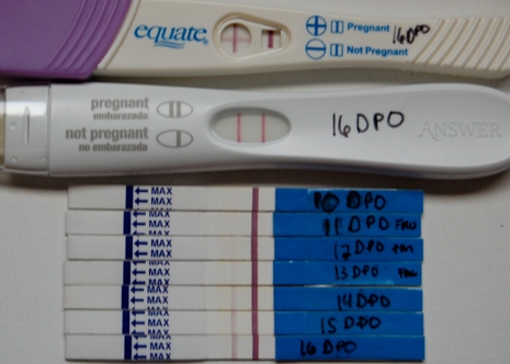 Så, låt oss överväga positiva graviditetstester, bilder av deras dynamik, beroende på ökad graviditetstid